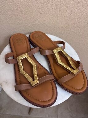 New Women Happy Monk Classic Leather Sandals gold accent Sz 8 beach resort pool